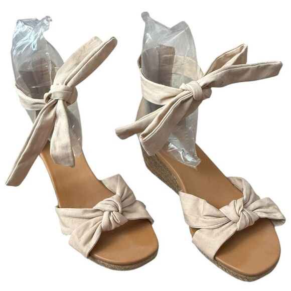 UGG Beige Linen and Suede Ankle Tie Wedge Sandals Women’s Size 10 EUC - Picture 3 of 11